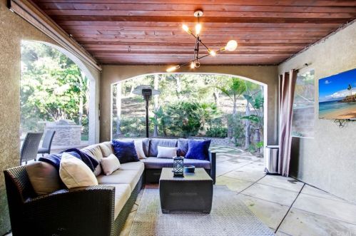 8730 Foxhollow Dr, Anaheim CA  92808-1674 exterior