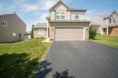 10 Augusta Dr, Streamwood, IL 60107-1287