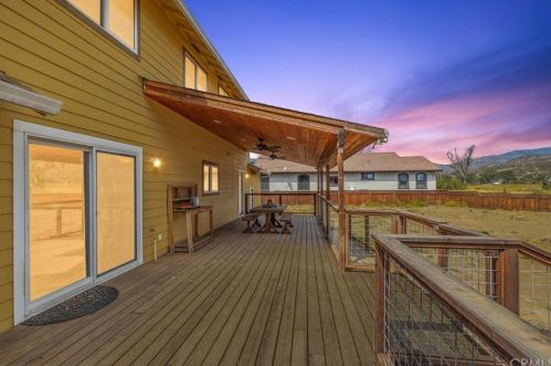 15400 Mustang Ct, Middletown, CA 95461-7563