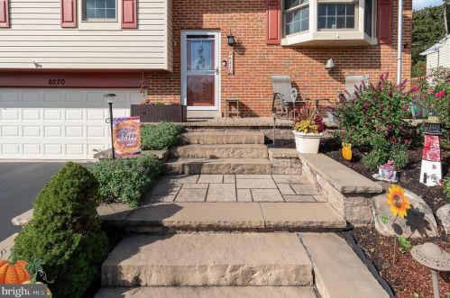6220 Huntingdon St, Harrisburg, PA 17111-4363