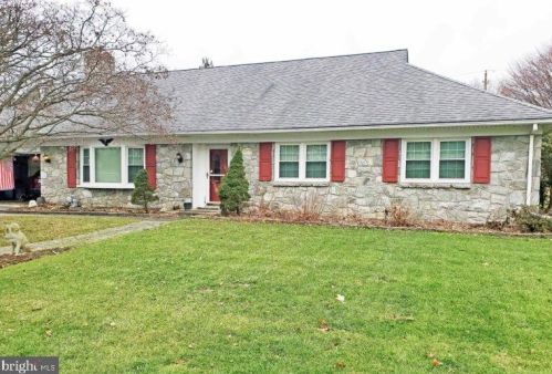 778 Barrwick Ln, Lancaster, PA 17603-2309