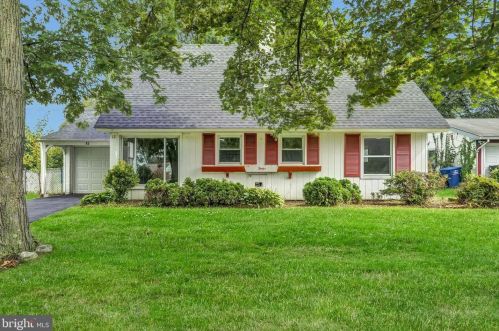 12 Placid Ln, Willingboro, NJ 08046-2737
