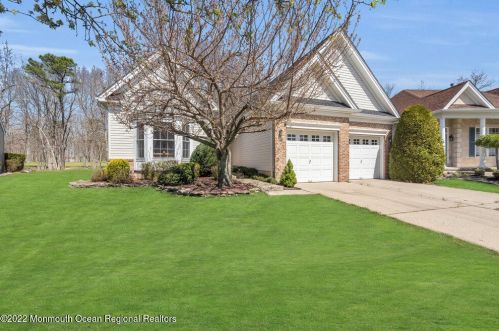 42 Winged Foot Rd, Jackson Twp, NJ 08527-3999