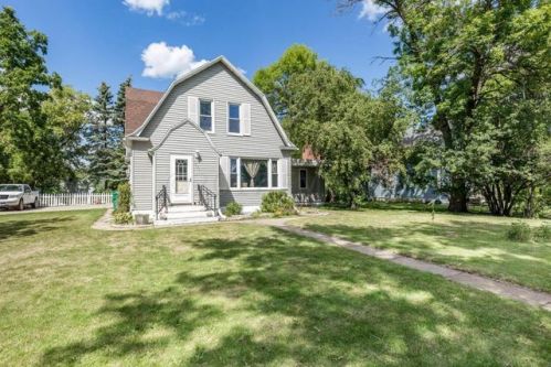 531 Spruce St, Kindred, ND 58051-4215