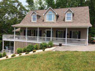 120 Pebble Brook Ln, Scruggs, VA 24121-2027