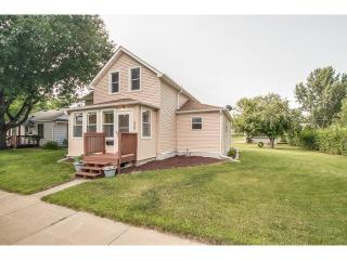 330 4th Ave, Prior Lake, MN 55379-1222