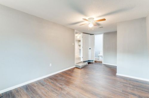 2504 Donalee St, Fort Worth TX  76105-4911 exterior