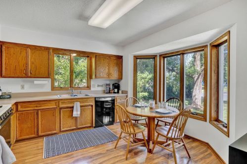 3735 Greensboro Dr, Saint Paul MN  55123-2242 exterior