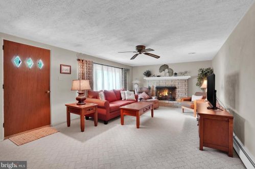 4107 Trowbridge Rd, York, PA 17402-3330