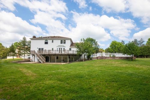 6 Alisyn Pl, Bridgewater, NJ 08807-1165