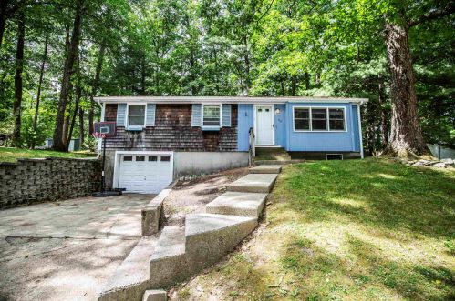 65 Robin Hood Rd, Nashua, NH 03062-2189
