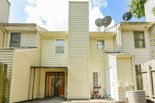 2930 Governors Ct, Marietta, GA 30066-5273
