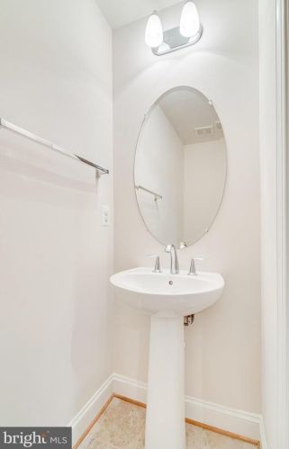 7892 Carbondale Way, Springfield VA  22153 exterior