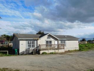 17060 El Rancho Way, Salinas, CA 93907-1707
