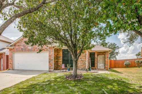 2655 Bull Shoals Dr, Fort Worth, TX 76131-2075