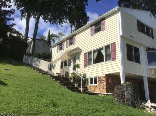 304 Lakeside Ave, Andover, NJ 07821-5831