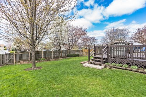 435 Meadowlark Dr, Lemont, IL 60440-4981