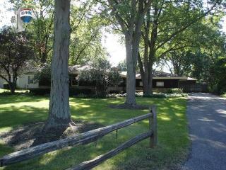 1318 Goldenrod Dr, Batavia, IL 60510-3201