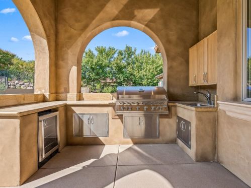 4750 Gresham Dr, Folsom CA  95762-7700 exterior