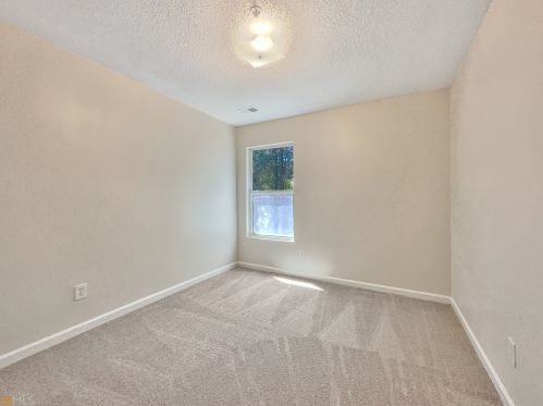 1760 Broad River Rd, Atlanta GA  30349-9159 exterior