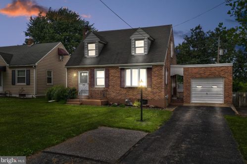 2159 Bannister St, York, PA 17404-4803