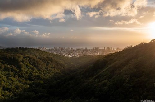 3809 Tantalus Dr, Honolulu HI  96813-1203 exterior