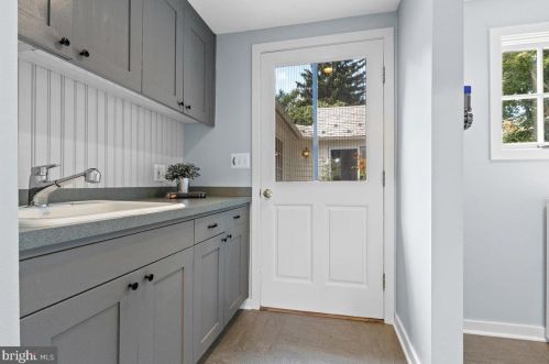 7 Armour Rd, Princeton NJ  08540-3003 exterior