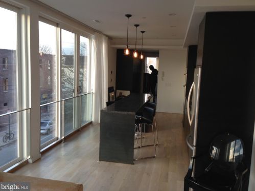 2149 Catharine St, Philadelphia, PA 19146-1207