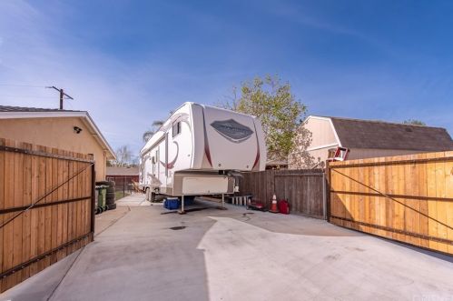 4050 Helene St, Simi Valley CA 93063-2929 exterior