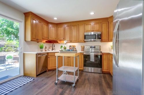1860 Amie Ct, San Marcos, CA 92069-3332