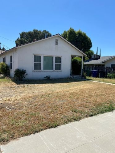 535 3rd St, Sharon, CA 93610-2517