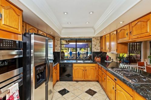 1678 Southport Dr, Riverside CA  92506-5449 exterior