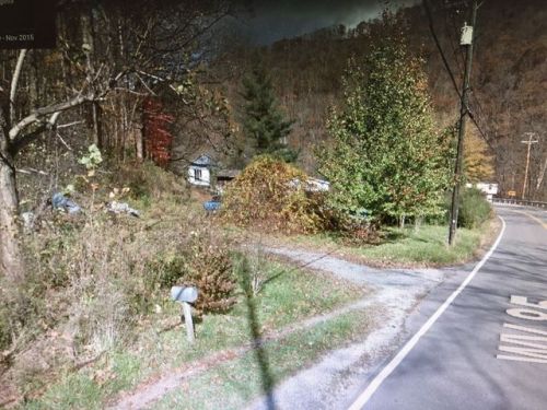 27568 Pond Frk Rd, Madison WV  25130-9395 exterior