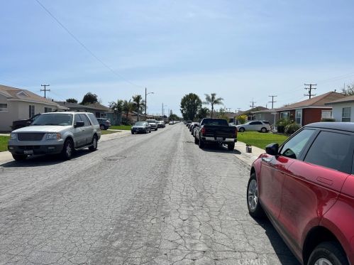 2003 Castlegate Ave, Compton, CA 90221-1810