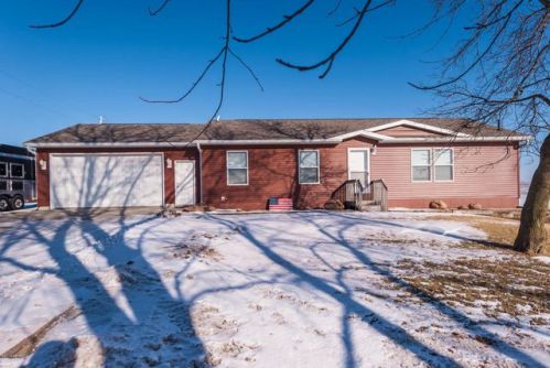 22438 750th St, Hayfield, MN 55940-8416