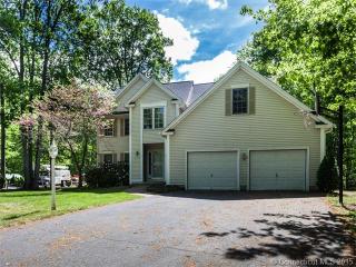 177 Roxbury Rd, Plantsville, CT 06479-1457