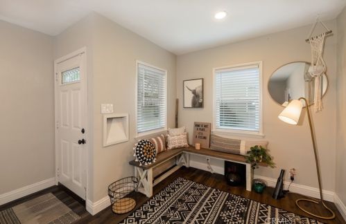 818 9th Ave, Upland CA  91786-4001 exterior