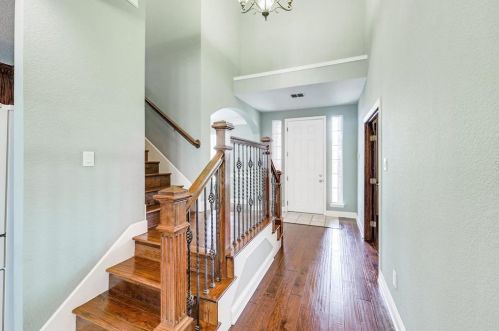 1000 Highfield Trl, Irving TX  75063-4499 exterior