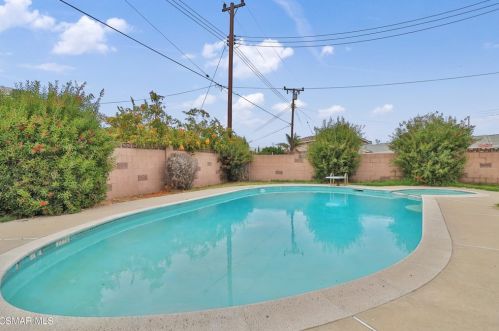 85 Washburn St, Simi Valley, CA 93065-4051