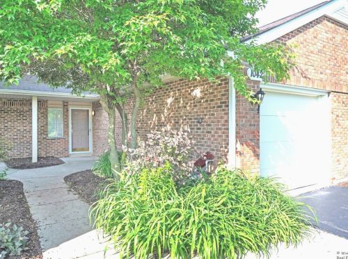1042 Bedford Dr, Carol Stream, IL 60188-3918