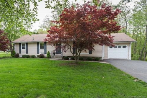 14 Montowese Trl, Wallingford CT  06492-5711 exterior