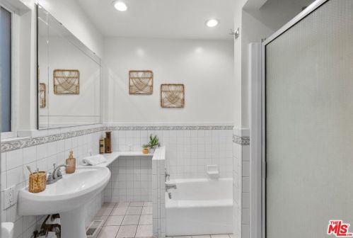 1125 Cedar St, Glendale CA  91207-1728 exterior