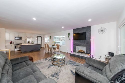 1048 Fairbrook Ln, Santa Ana CA  92706-1106 exterior