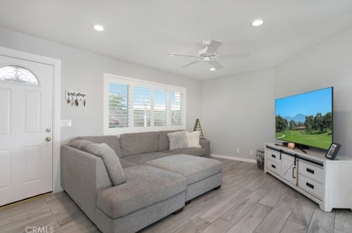 19745 Keswick Ln, Huntington Beach CA  92646-4246 exterior