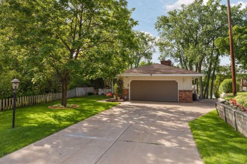 795 Heinel Dr, Saint Paul MN  55113-2152 exterior