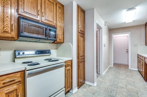 2440 Pecan Grv Ct, Irving TX  75060-6563 exterior