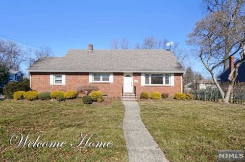 344 Hoffman Ave, N Milford, NJ 07646-2124