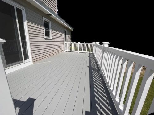 10 3rd St, Somersworth, NH 03878-2916