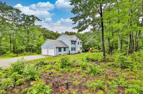 8 Kemp Dr, Brookline, NH 03033-2245