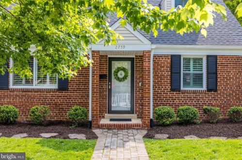 2759 Summerfield Rd, Falls Church, VA 22042-2032